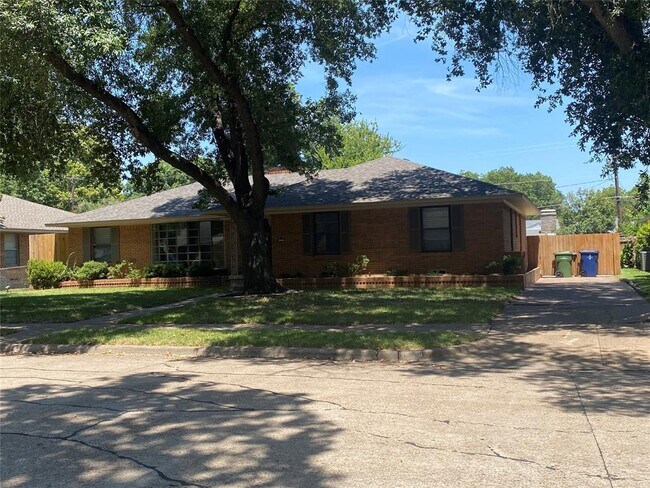 1806 Robin Lane, Garland, TX 75042 photo 5