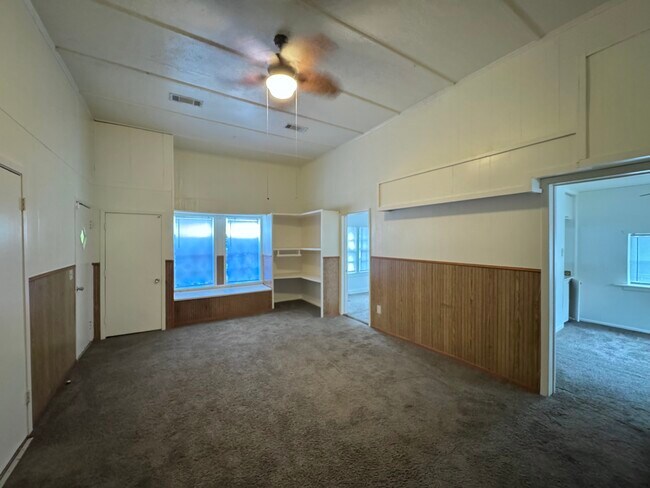 715 Oscar Smith St San Marcos, TX 78666 photo 2