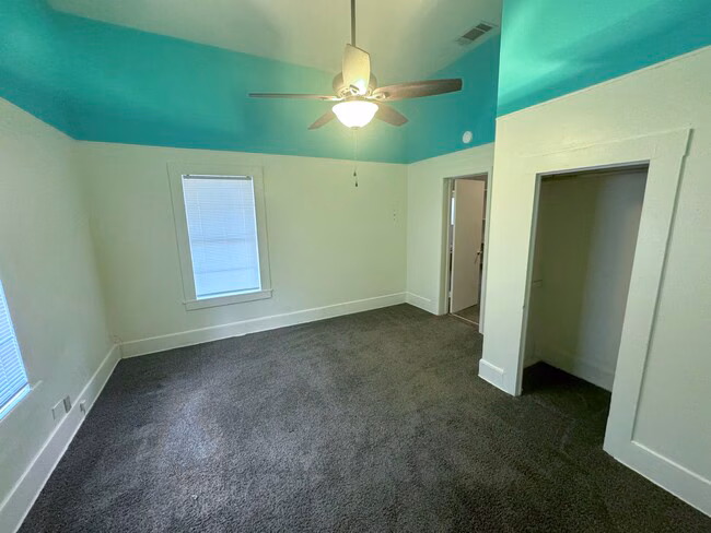 715 Oscar Smith St San Marcos, TX 78666 photo 3