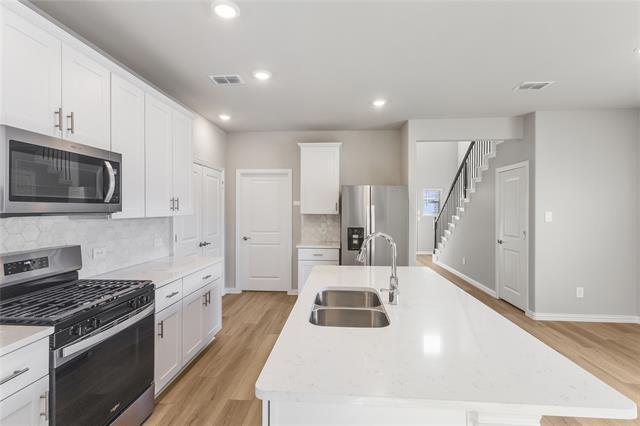 510 Clover Crk Dr McKinney, TX 75071 photo 4