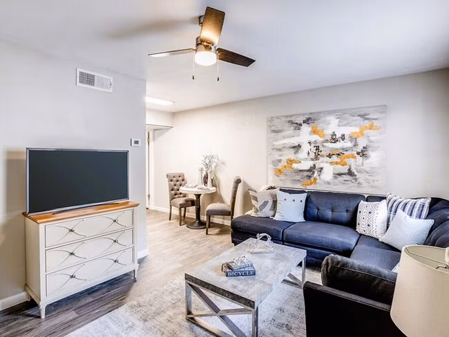 Escondido Apartments photo 4