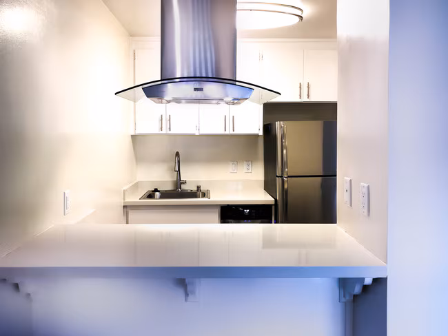 Newport Apartments photo 5
