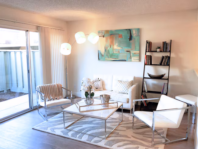 Newport Apartments photo 3