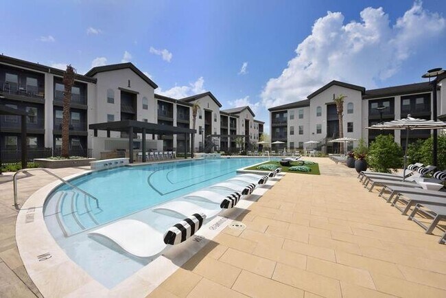 689 Basilica Bay Dr The Woodlands, TX 77386 photo 5