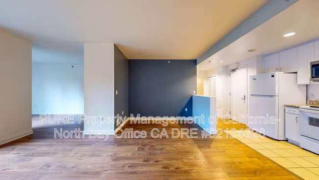 250 King Apartments photo 5