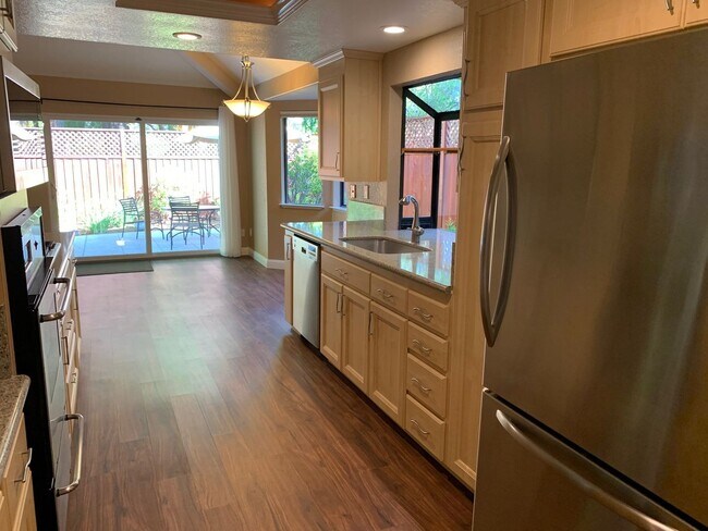 12642 Biarritz Lane, Saratoga, CA 95070 photo 3