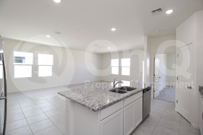 24182 W Hidalgo Ave Buckeye, AZ 85326 photo 2
