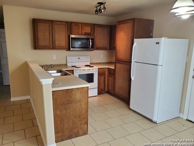 203 Carranza St San Antonio, TX 78225 photo 3