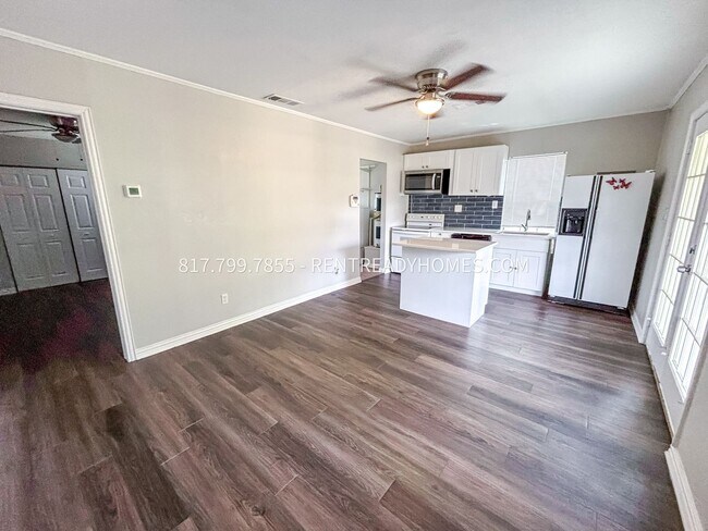 2729 Ryan Ave Fort Worth, TX 76110 photo 4