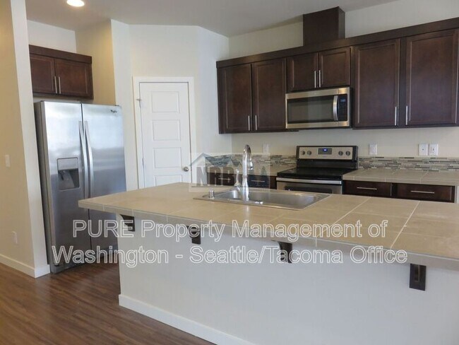 11531 174th St. E photo 4