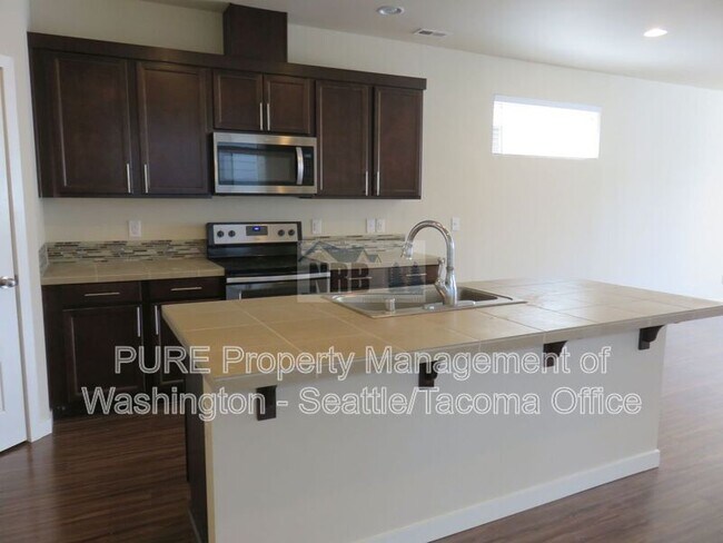 11531 174th St. E photo 5