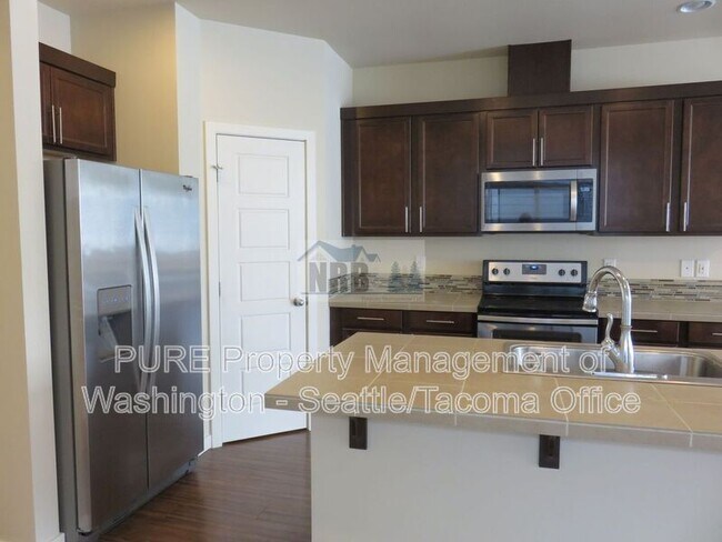 11531 174th St. E photo 3