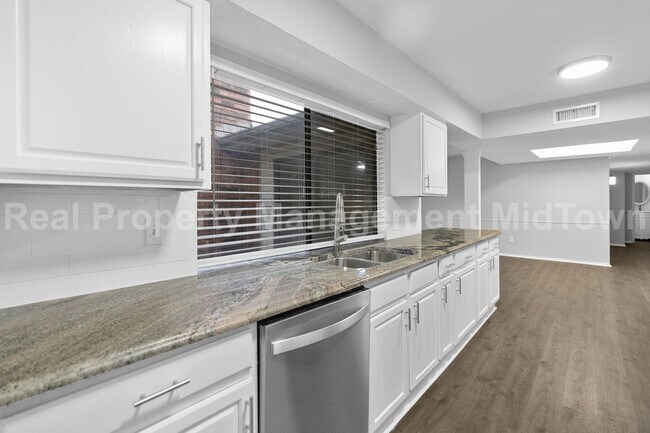2801 Meadowview Drive, Arlington, TX 76016 photo 4