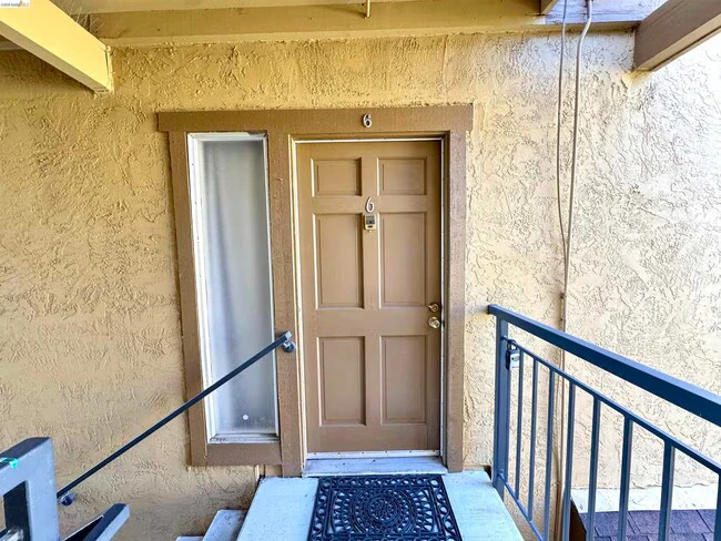 5317 Ridgeview Cir El Sobrante, CA 94803 photo 2