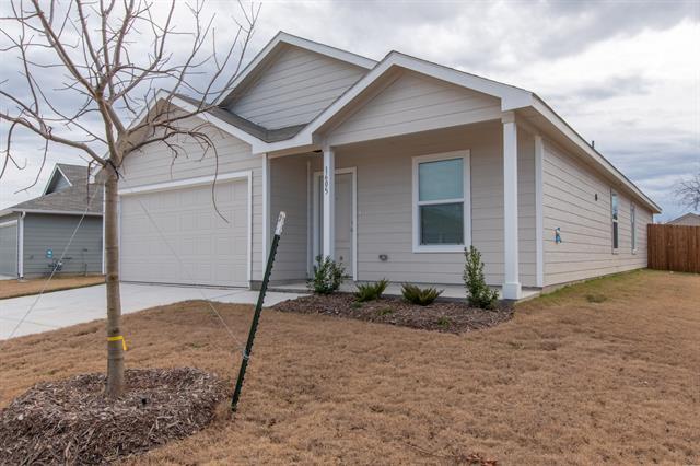 1605 Parlier St McKinney, TX 75071 photo 2