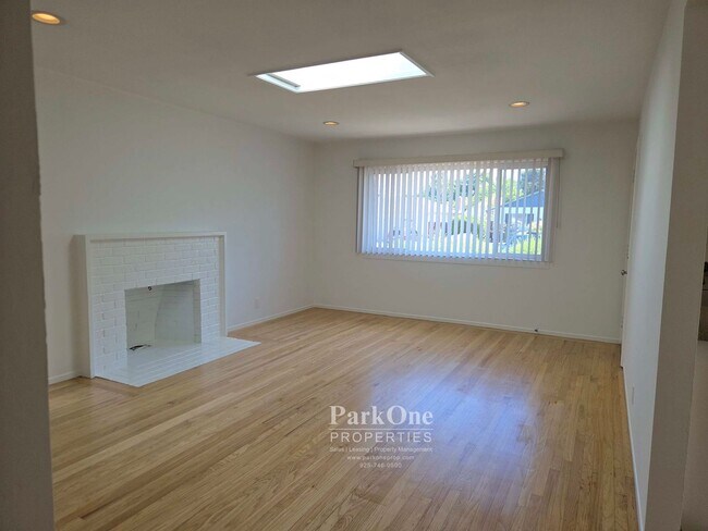 915 Notre Dame Ave Concord, CA 94518 photo 4