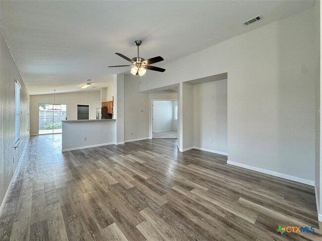 916 Gentry Drive, Leander, TX 78641 photo 5