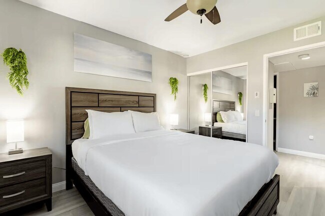 6171 Rancho Mission Rd San Diego, CA 92108 photo 2