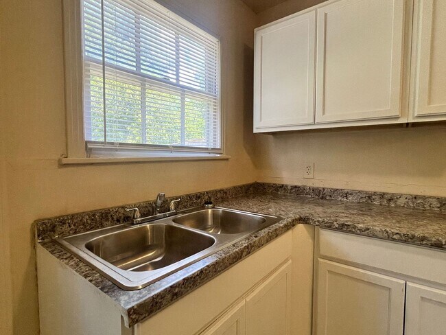 1509-1511 Poage Ave Killeen, TX 76541 photo 4