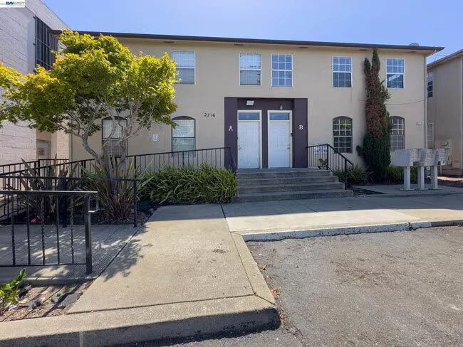 2716 Adeline St Oakland, CA 94607 photo 2