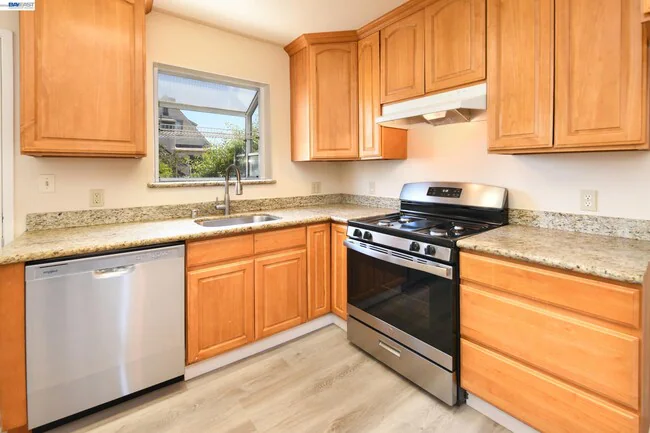 2716 Adeline St Oakland, CA 94607 photo 5