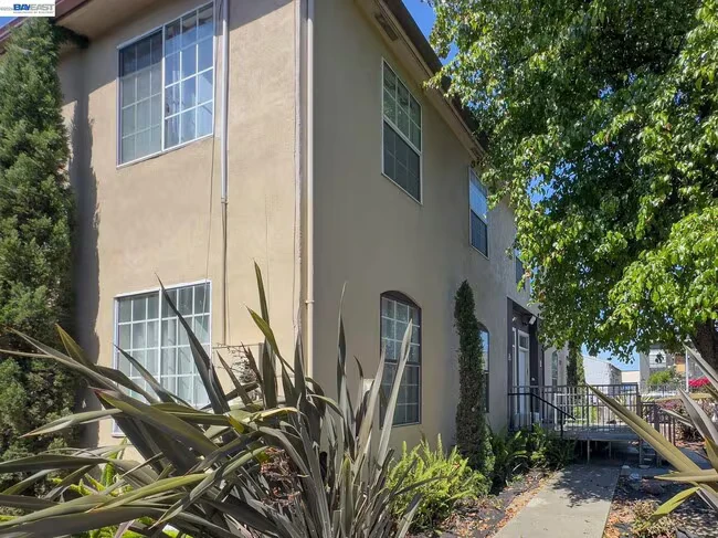 2716 Adeline St Oakland, CA 94607 photo 4