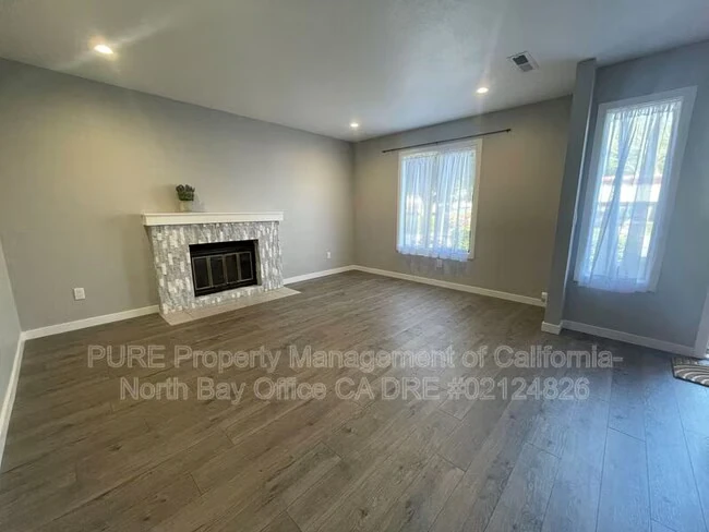 210 Park Pl Dr Petaluma, CA 94954 photo 3