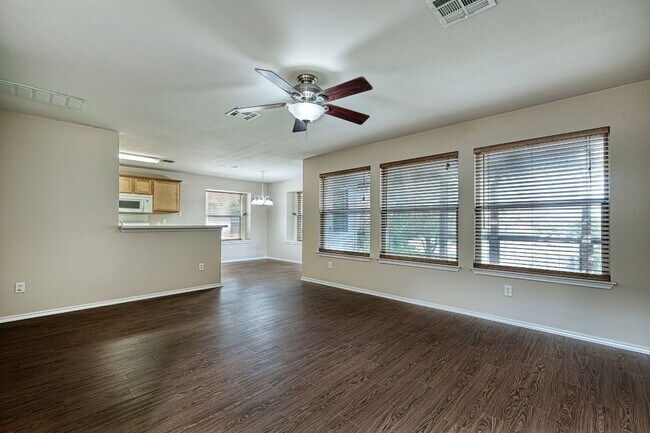 1120 Sundrop Pl Round Rock, TX 78665 photo 5