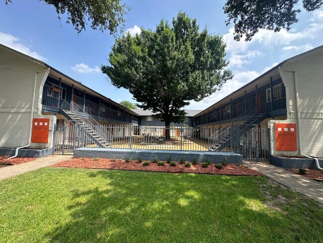 Reiger Park Apartments photo 4