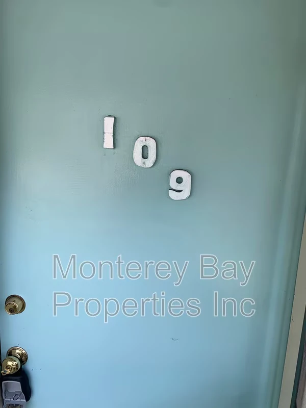 109 Solano Avenue photo 2