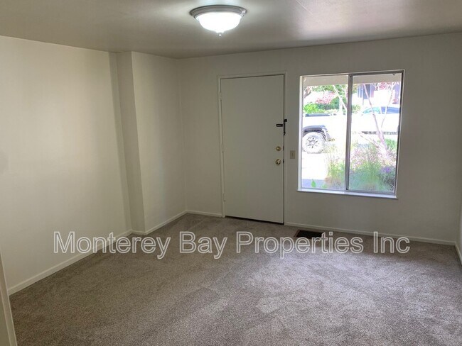 109 Solano Ave Watsonville, CA 95076 photo 3