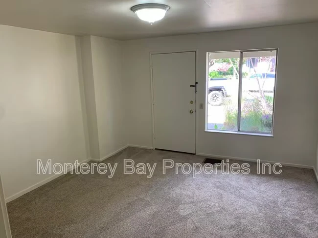 109 Solano Avenue photo 3