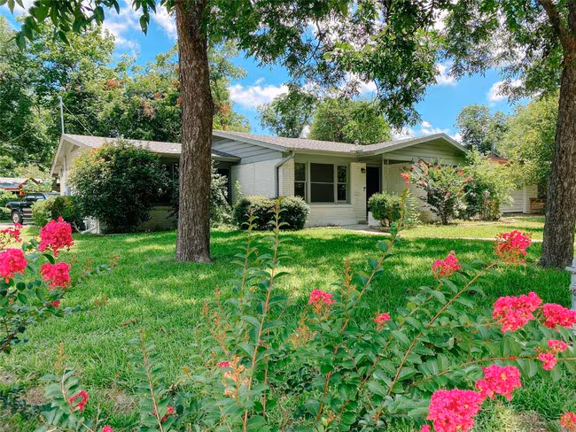 1808 Princeton Ave Austin, TX 78757 photo 2