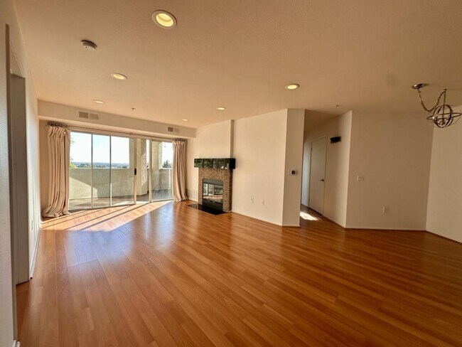 11385 Affinity Ct San Diego, CA 92131 photo 2