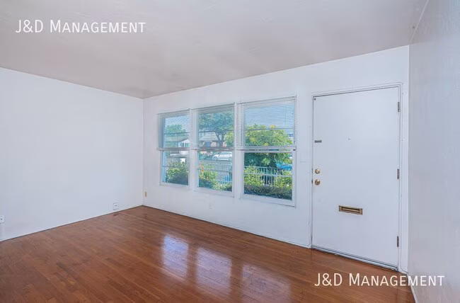 4372 Louisiana St San Diego, CA 92104 photo 2