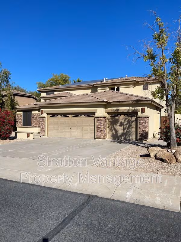 11163 S Ursa Major Dr Goodyear, AZ 85338 photo 2