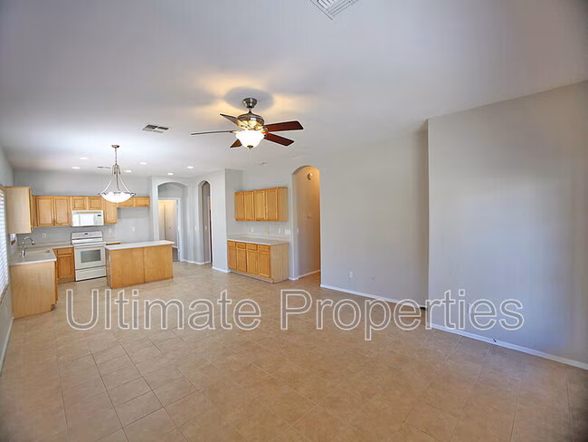 8336 W Pontiac Dr photo 5