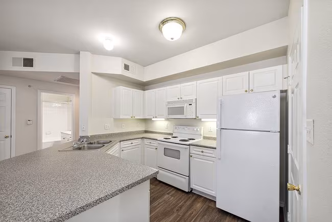 Tivoli Apartments photo 3