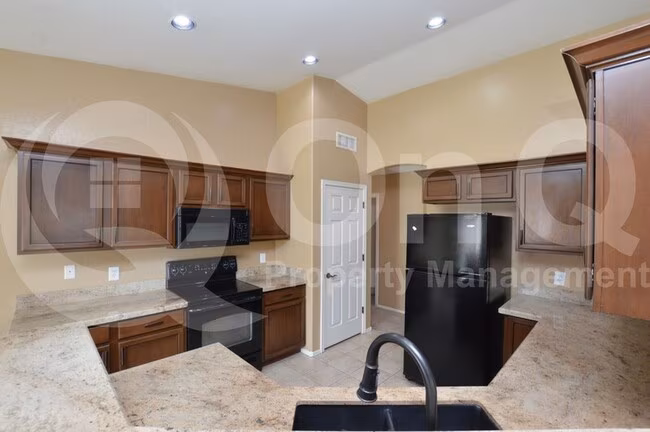 2554 E Morgan Ct Gilbert, AZ 85295 photo 2