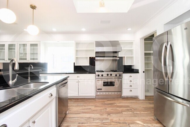 1807 N Val Vista Dr Mesa, AZ 85213 photo 4