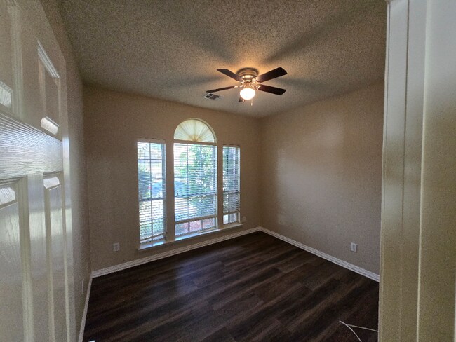 2820 Golden Meadow Avenue, Mesquite, TX 75181 photo 5
