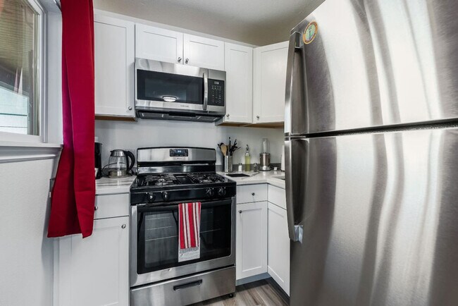 612 S 18th St Tacoma, WA 98405 photo 4