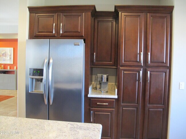 12467 W Alyssa Ln Peoria, AZ 85383 photo 2