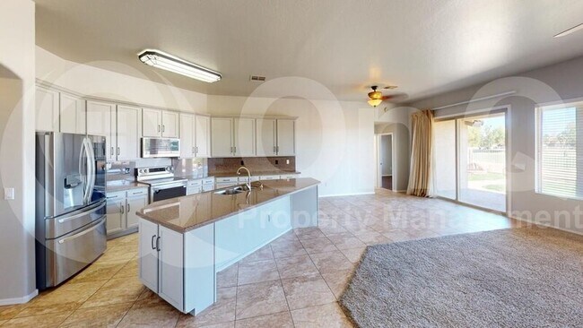 1151 S Sandstone St Gilbert, AZ 85296 photo 2