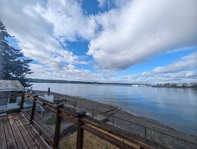 307 Shore Dr Bremerton, WA 98310 photo 4