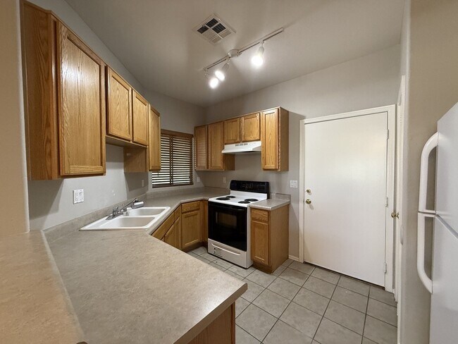 2027 E University Dr Tempe, AZ 85281 photo 3