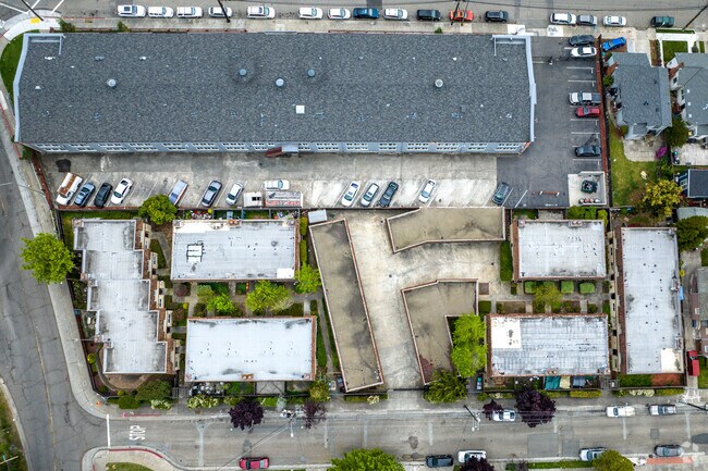 Knowland Park Townhomes photo 5