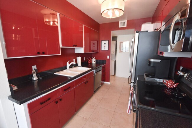 1750 Avenida Del Mundo Coronado, CA 92118 photo 3