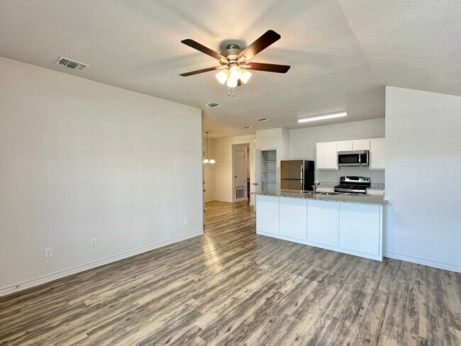 1817 Clovis Dr Copperas Cove, TX 76522 photo 3