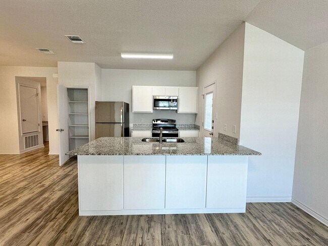 1817 Clovis Dr Copperas Cove, TX 76522 photo 4